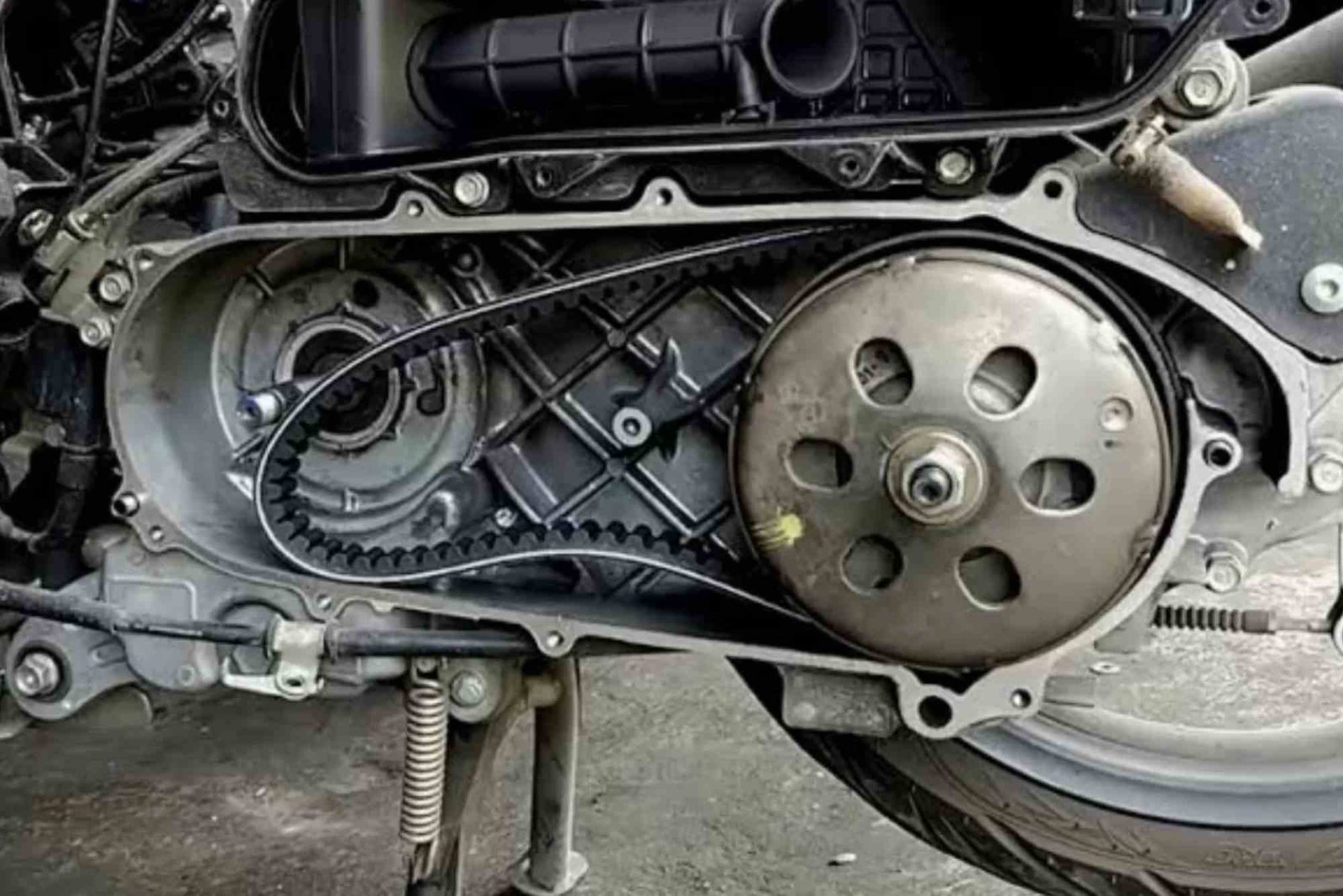 Bunyi Kletek di Mesin Motor: Penyebab dan Cara Penanganannya